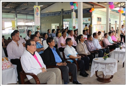 สำนักงานเขตพื้นที่การศึกษาประถมศึกษาฉะเชิงเทรา เขต ๒ และนักเรียนเขตคุณภาพการศึกษาอำเภอราชสาส์น ขอขอบพระคุณ ท่านกิตติ เป้าเปี่ยมทรัพย์  นายกองค์การบริหารส่วนจังหวัดฉะเชิงเทรา  และผู้ใหญ่ใจดีทุกๆท่าน มา ณ โอกาสนี้