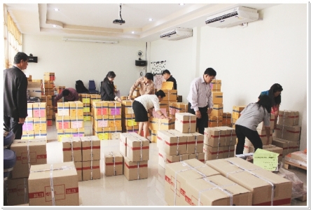 การคัดแยกกล่องบรรจุแบบทดสอบและกระดาษคำตอบ ในการสอบ O-NET