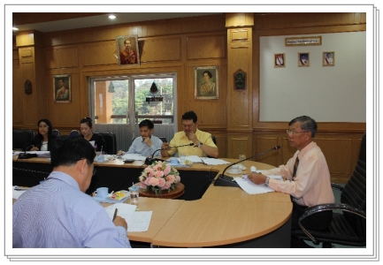 คณะกรรมการร่วมประชุมสรุปผลการประเมินฯ โดยพร้อมเพรียงกัน